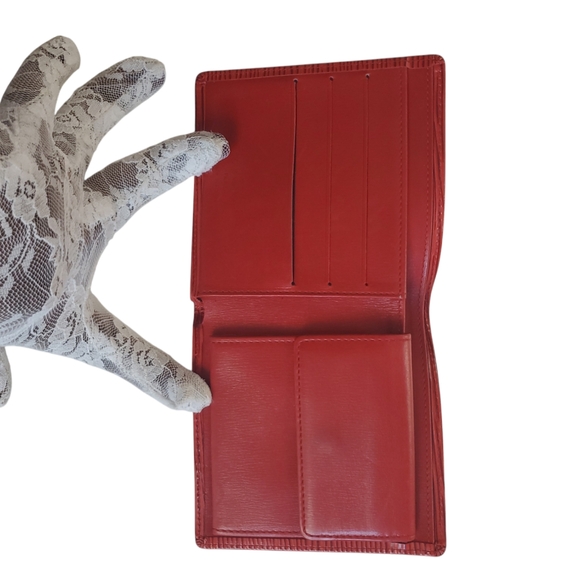 Louis Vuitton Epi Wallet Bifold Red - Picture 4 of 10